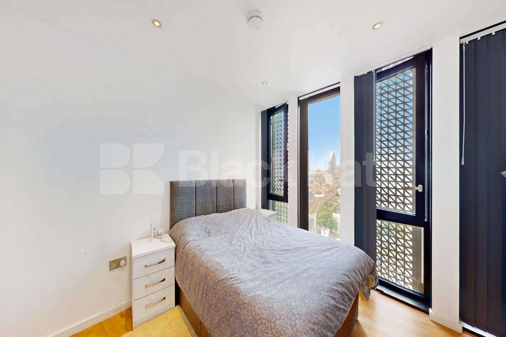 Stylish & contemporary & boasting 830 Sq. Ft. of living & entertaining space The Ceramic Building - Newington Causeway , Borough